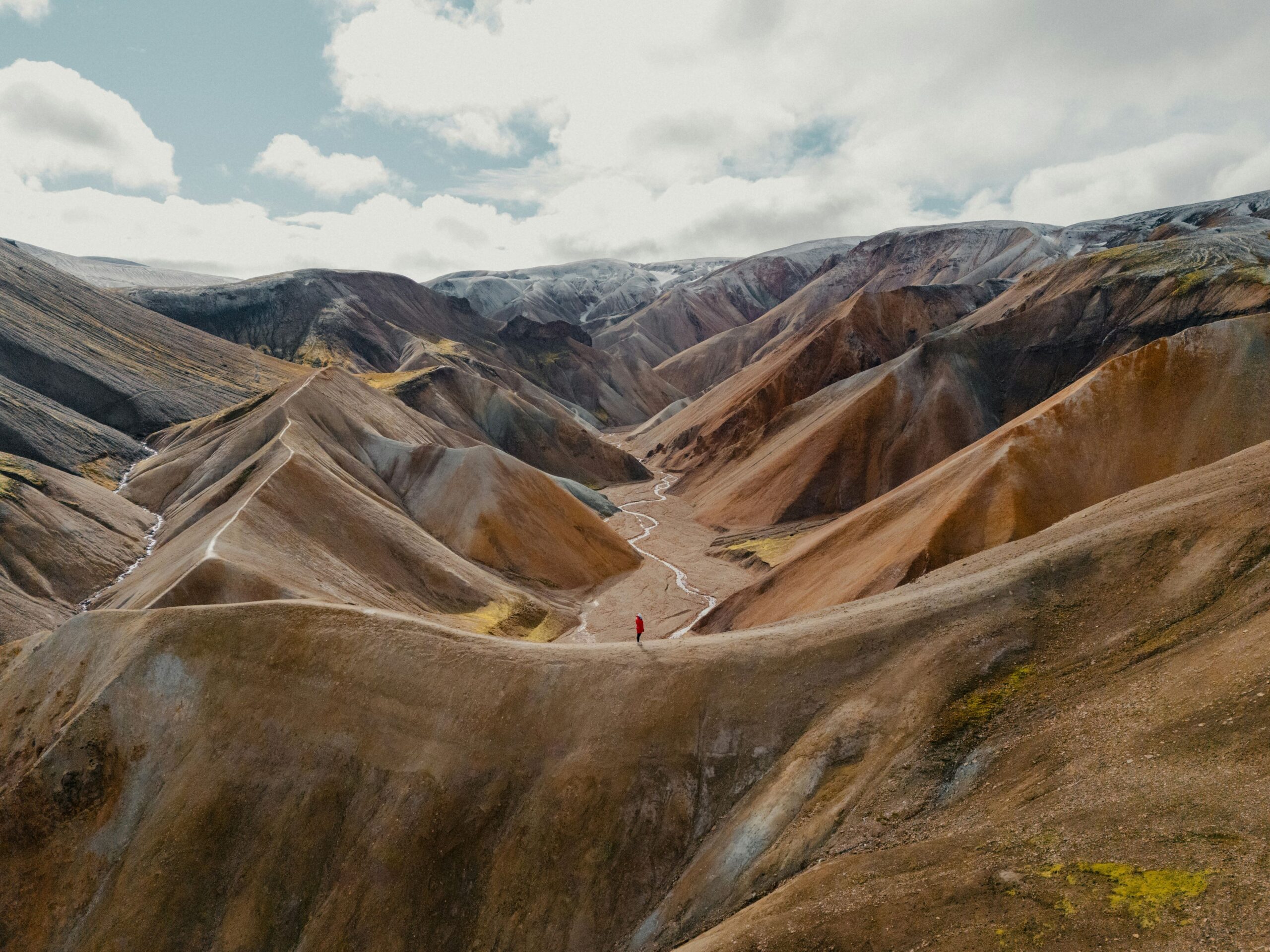 Trekking tra le montagne multicolore del Landmannalaugar, una delle zone più spettacolari d’Islanda